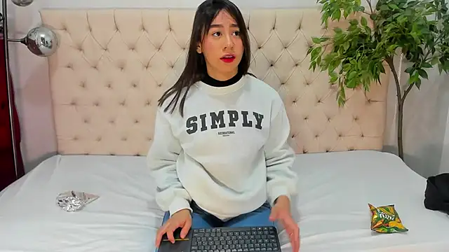 Victoria Coleman online show from January 25, 11:44 am