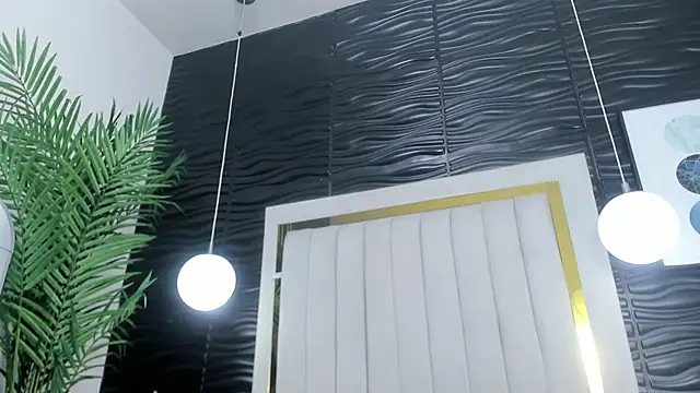 Victoria Coleman online show from February 6, 6:24 pm