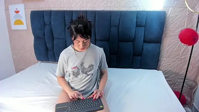 Victoria Coleman online show from February 24, 11:43 am