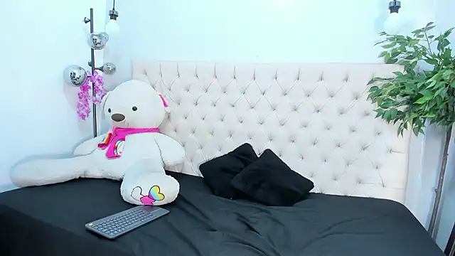 Victoria Coleman online show from January 16, 7:29 pm