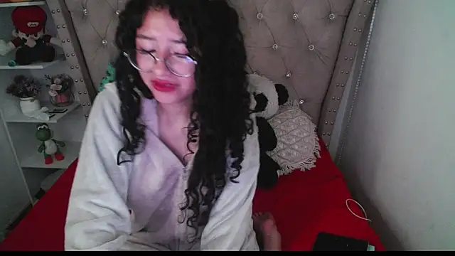 CherieCurl online show from December 3, 3:54 pm