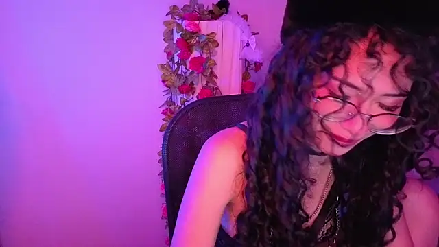 Snapshot of CherieCurl chatting on July 3, 2:56 pm CherieCurl online show from July 3, 2:56 pm