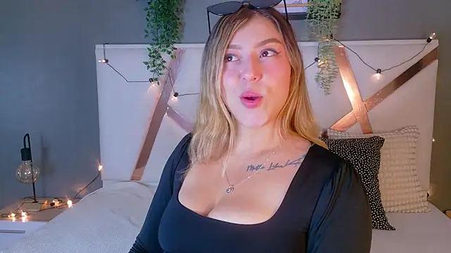 Snapshot of LilithSmith_ chatting on January 17, 11:37 am LilithSmith online show from January 17, 11:37 am