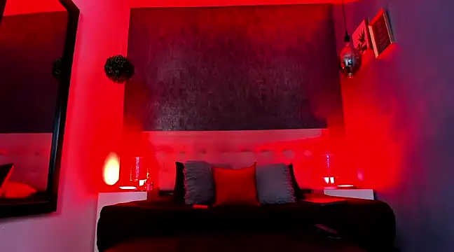 Snapshot of Bella_salvatore chatting on December 21, 8:10 pm Bella salvatore online show from December 21, 8:10 pm