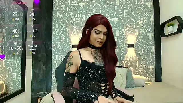 Snapshot of Bella_salvatore chatting on February 21, 1:33 am Bella salvatore online show from February 21, 1:33 am