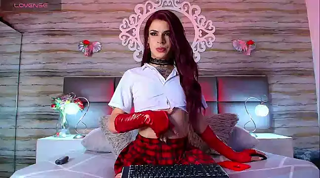 Snapshot of Bella_salvatore chatting on March 8, 10:43 am Bella salvatore online show from March 8, 10:43 am