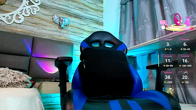 Snapshot of Bella_salvatore chatting on October 7, 4:37 pm Bella salvatore online show from October 7, 4:37 pm