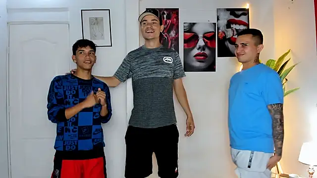 oversizedxguys online show from April 15, 2:29 am