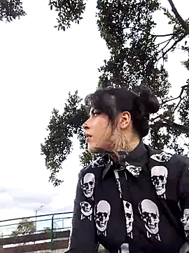 taaylor33 online show from October 28, 7:49 pm