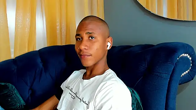 Snapshot of Ethan_Fox11 chatting on March 7, 1:51 pm Ethan Fox11 online show from March 7, 1:51 pm