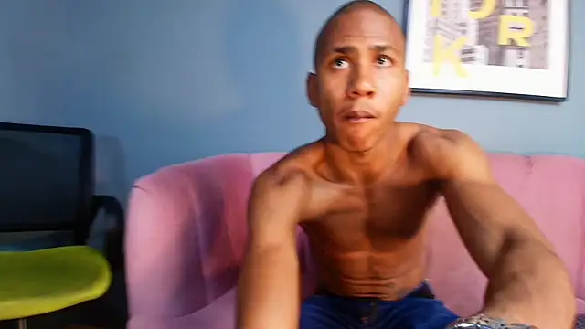 Snapshot of Ethan_Fox11 chatting on March 15, 7:48 pm Ethan Fox11 online show from March 15, 7:48 pm