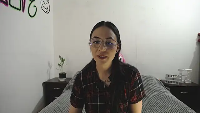 anny roberts online show from December 24, 12:00 am