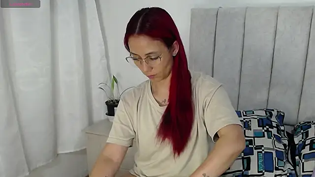 anny roberts online show from October 7, 3:36 am