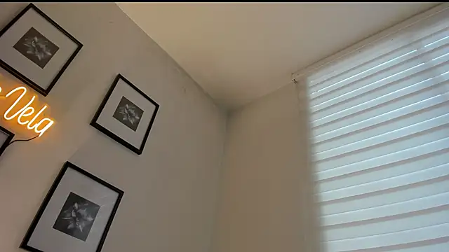 Snapshot of Annie_Velas_ chatting on February 17, 9:32 pm Annie Velas online show from February 17, 9:32 pm