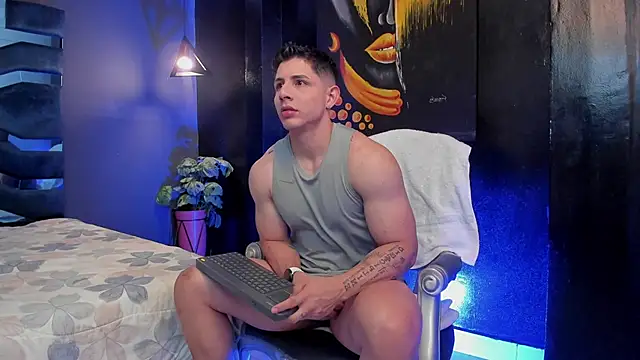 Johan Williams 07 online show from March 26, 5:35 am