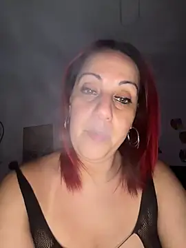 Snapshot of DeeLight124 chatting on November 3, 6:25 am DeeLight124 online show from November 3, 6:25 am