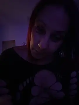 Snapshot of DeeLight124 chatting on November 25, 6:57 am DeeLight124 online show from November 25, 6:57 am