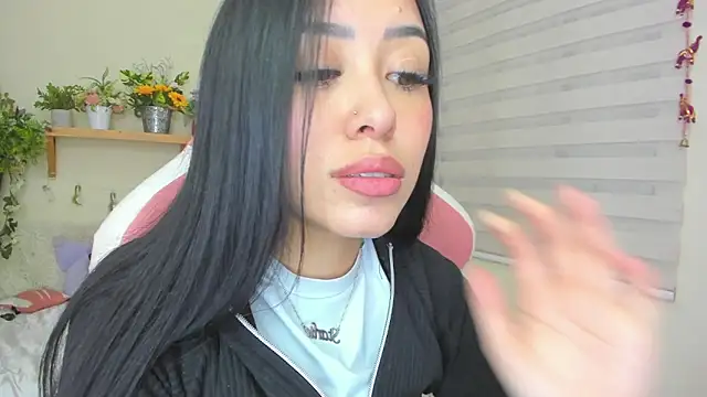 Snapshot of Starliee__ chatting on March 8, 12:11 am Starliee online show from March 8, 12:11 am