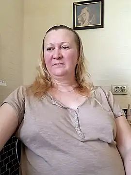 blondyaguar online show from September 12, 10:59 am