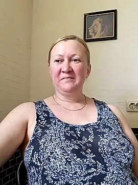 Snapshot of blondyaguar chatting on July 31, 8:36 am blondyaguar online show from July 31, 8:36 am