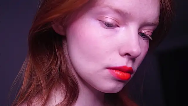 Snapshot of ginger_hugs chatting on December 25, 10:05 pm ginger hugs online show from December 25, 10:05 pm