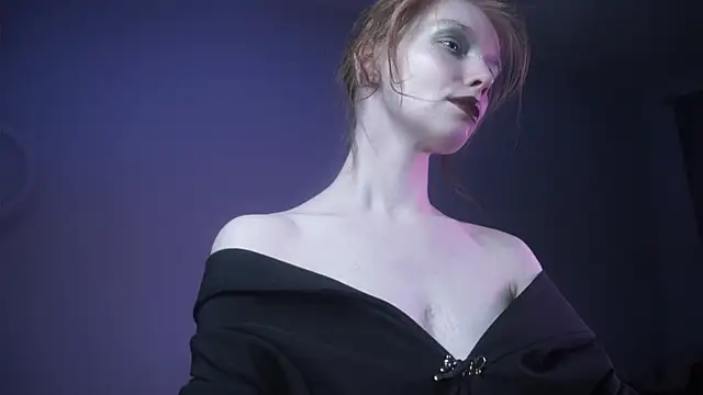 Snapshot of ginger_hugs chatting on October 4, 10:08 pm ginger hugs online show from October 4, 10:08 pm