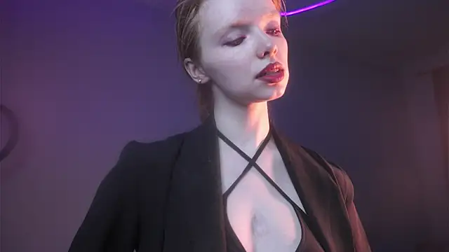 ginger hugs online show from October 24, 10:06 pm