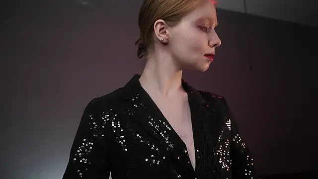 ginger hugs online show from February 18, 10:06 pm