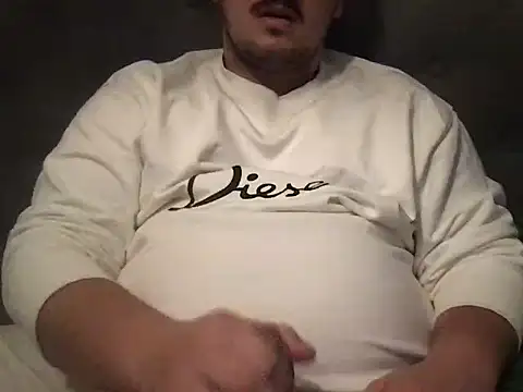 Snapshot of cookingmonster10 chatting on January 17, 2:33 pm cookingmonster10 online show from January 17, 2:33 pm