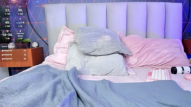 Chloe fischer  online show from January 22, 5:17 pm