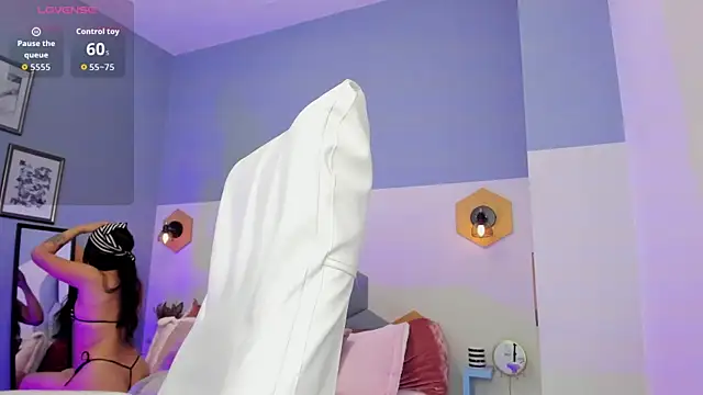 Chloe fischer  online show from November 20, 2:50 pm