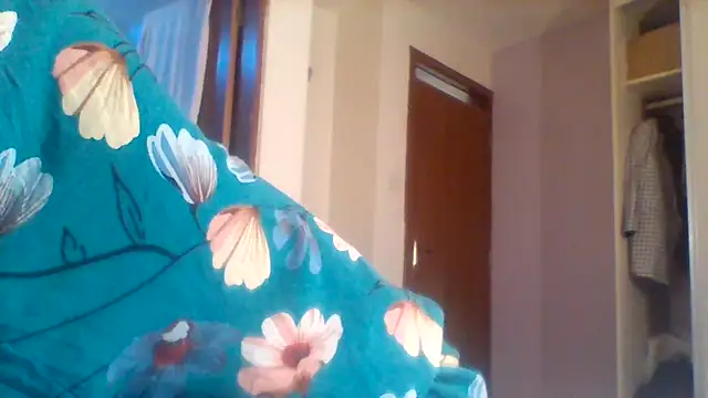 Snapshot of curvy_natallie chatting on June 28, 12:55 pm curvy natallie online show from June 28, 12:55 pm