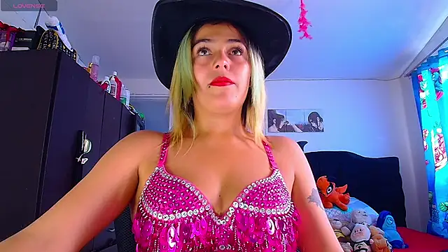 lacolombia   online show from June 25, 7:51 pm