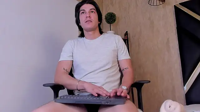 Karimferrer online show from November 10, 7:57 pm