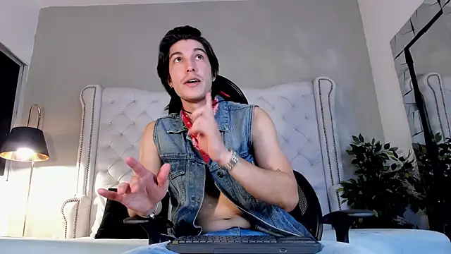 Karimferrer online show from November 14, 8:40 pm