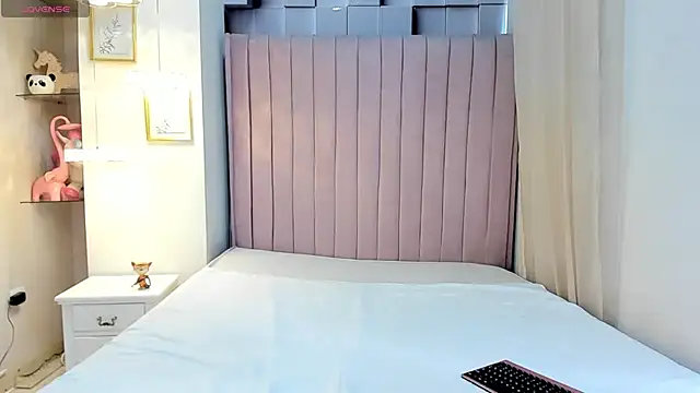 Snapshot of LisbethMoore_ chatting on December 10, 12:38 pm LisbethMoore online show from December 10, 12:38 pm