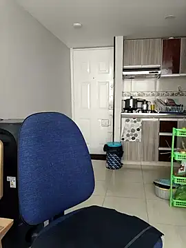 Snapshot of LisbethMoore_ chatting on December 17, 3:29 pm LisbethMoore online show from December 17, 3:29 pm