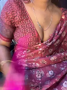 Snapshot of Spicy_sari_girl chatting on April 27, 4:32 am Spicy sari girl online show from April 27, 4:32 am