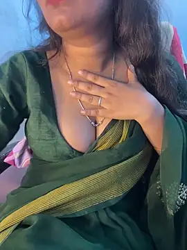 Snapshot of Spicy_sari_girl chatting on May 18, 2:51 am Spicy sari girl online show from May 18, 2:51 am