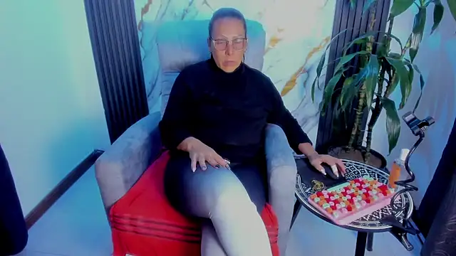 Snapshot of BrendaSex_Hot chatting on January 31, 8:29 pm BrendaSex Hot online show from January 31, 8:29 pm