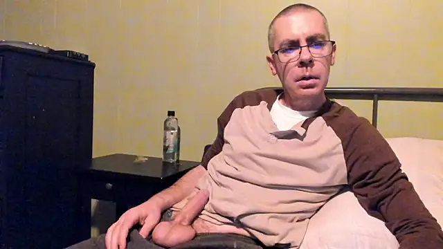 ImportantEquator0 online show from November 12, 3:18 am