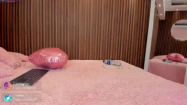Snapshot of isabella_cooper9 chatting on January 17, 8:33 pm isabella cooper9 online show from January 17, 8:33 pm