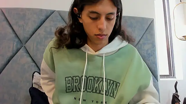 FreyaMoller online show from October 3, 6:49 pm