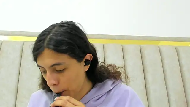 Snapshot of FreyaMoller chatting on May 8, 7:19 pm FreyaMoller online show from May 8, 7:19 pm