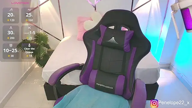 penelope22x  online show from October 12, 2:43 am