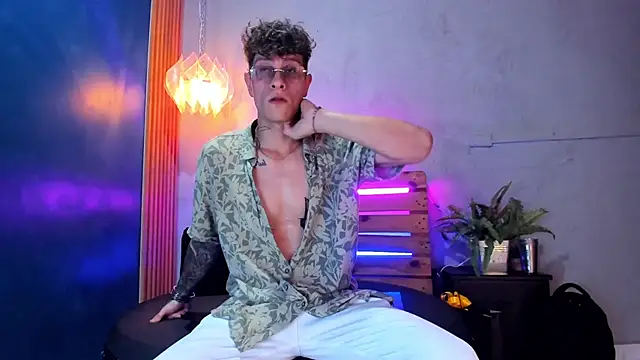 french sexx online show from January 7, 7:05 pm