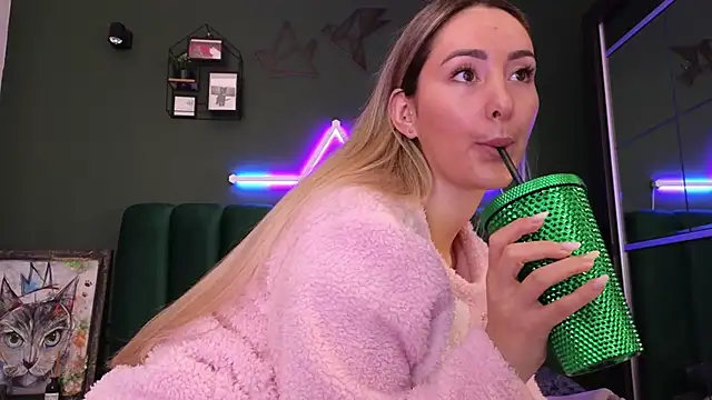 kimmie meow online show from December 22, 6:26 pm