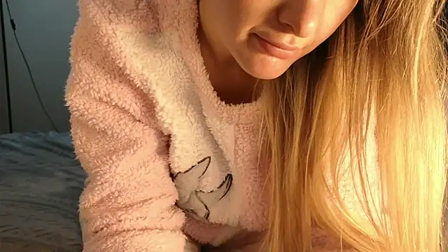 kimmie meow online show from January 2, 10:01 pm