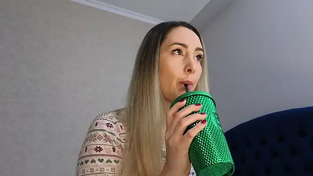 kimmie meow online show from March 1, 6:54 pm