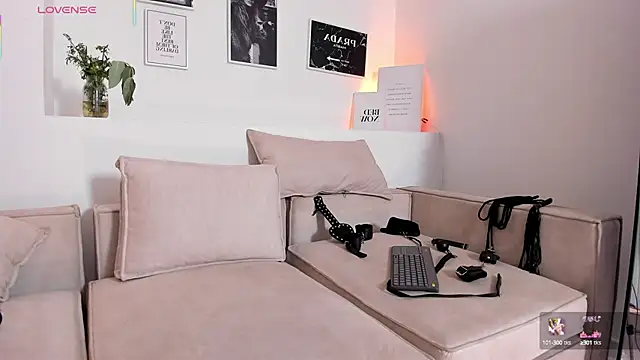 RACHEL EV online show from September 12, 5:29 am